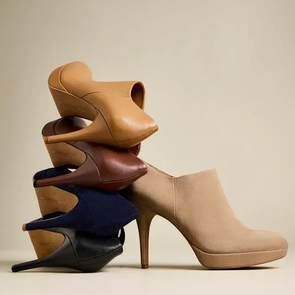 Vince Camuto Women's Inkwell Leather Closed Pointed Toe High Heel Elvin Bootie - Picture 8 of 8